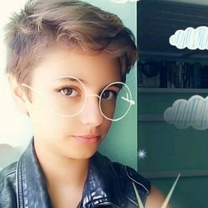 Meet your Posher, Olivia